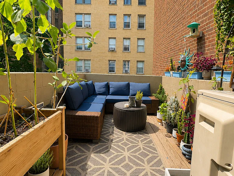 142 W 87th St #D2 — Photo 2