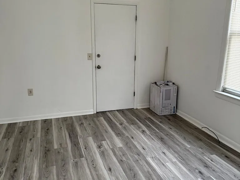 1009 N Irving Ave — Photo 5