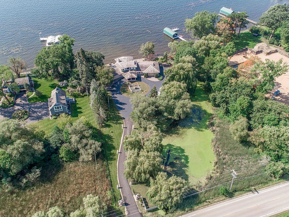 1st image of 2605 N Shore Dr