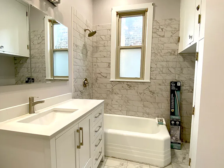 4114 N Paulina St #2 — Photo 12