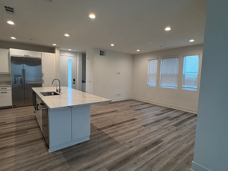 10602 Hud Ct — Photo 3