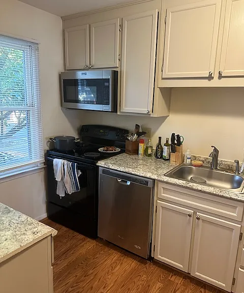 1174 N Vermont St — Photo 14