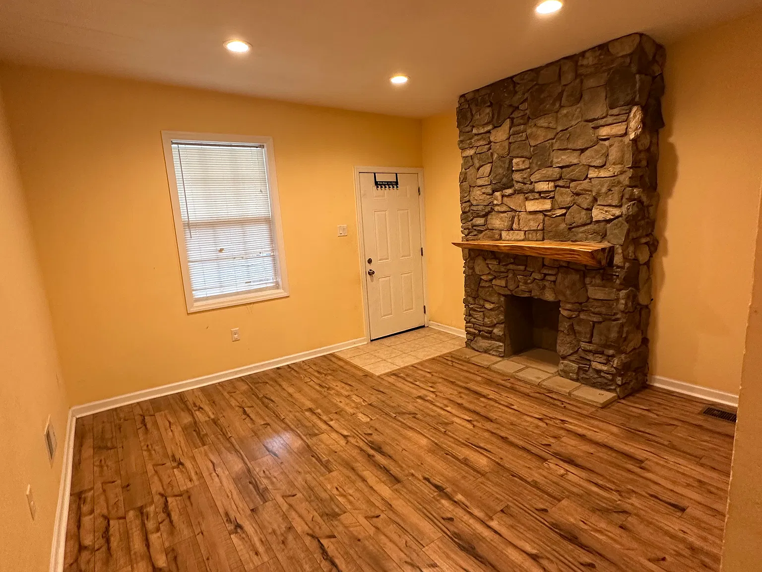 2 bed, 1500 sqft, $1,375 — Photo 1