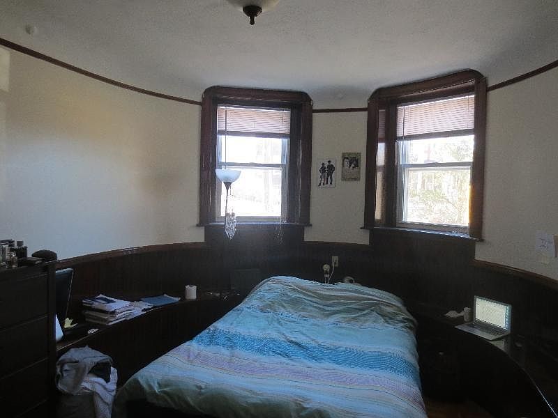 2nd image of 31 High St