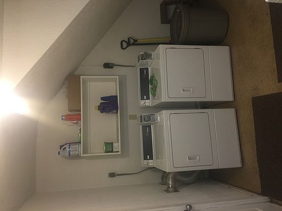 5th image of 530 E 3rd St APT B