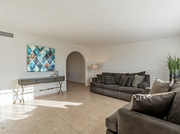 4857 S Calle Pilar, Tucson, AZ 85714