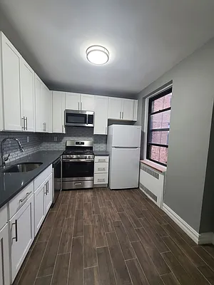 Sold by E Hudson Properties | media 1