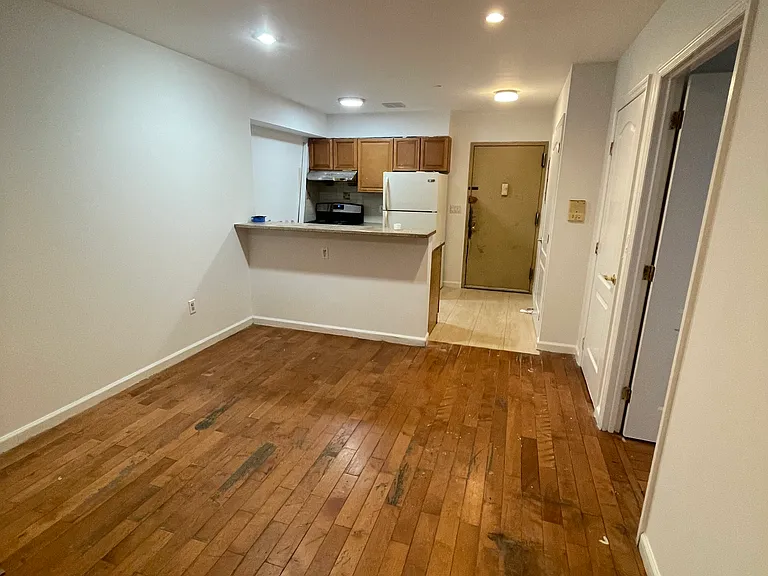 4212 108th St #4B — Photo 8