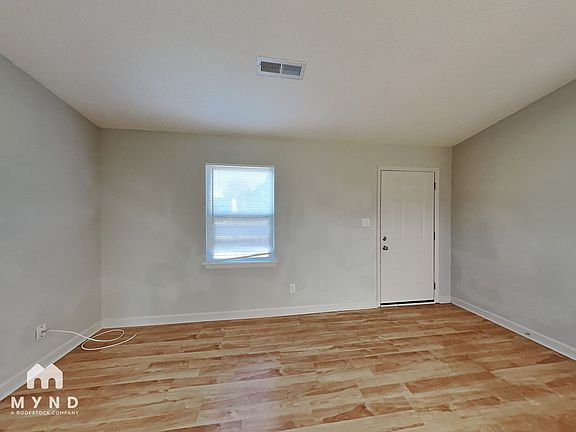 4th image of 2241 Thornfield Rd