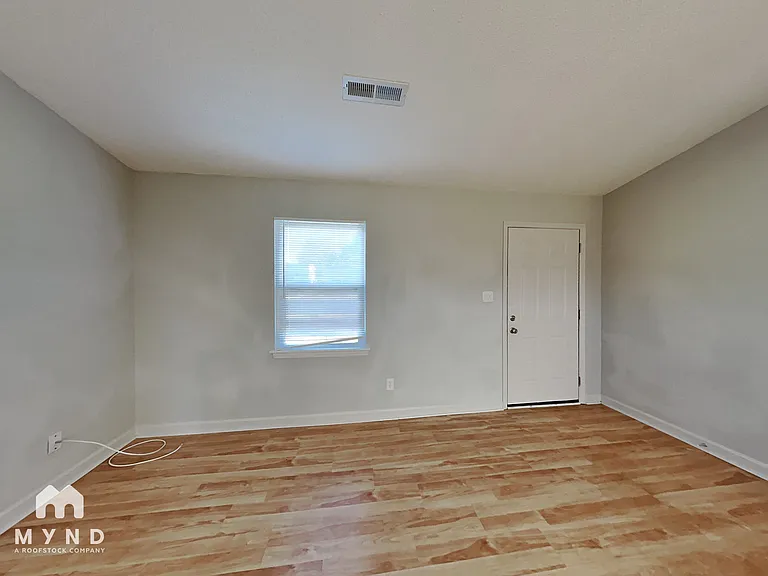 2241 Thornfield Rd — Photo 7