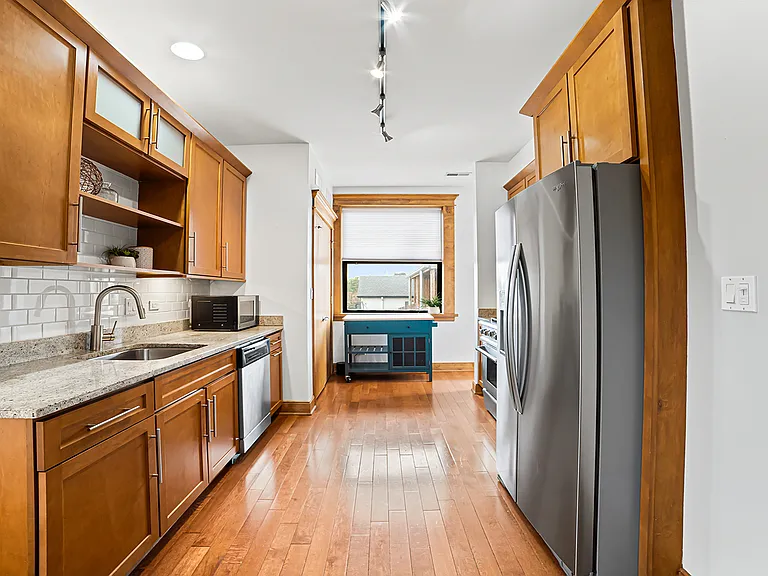 650 N Wood St #3S — Photo 8