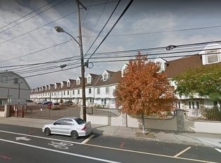 35 Val Sumo Ln, Newark, NJ 07105