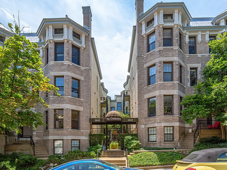 1842 California St NW #13B — Photo 2
