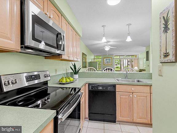5th image of 20942 Spring Lake Dr #221