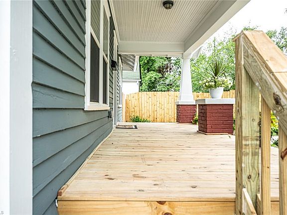 4th image of 414 Burtner St