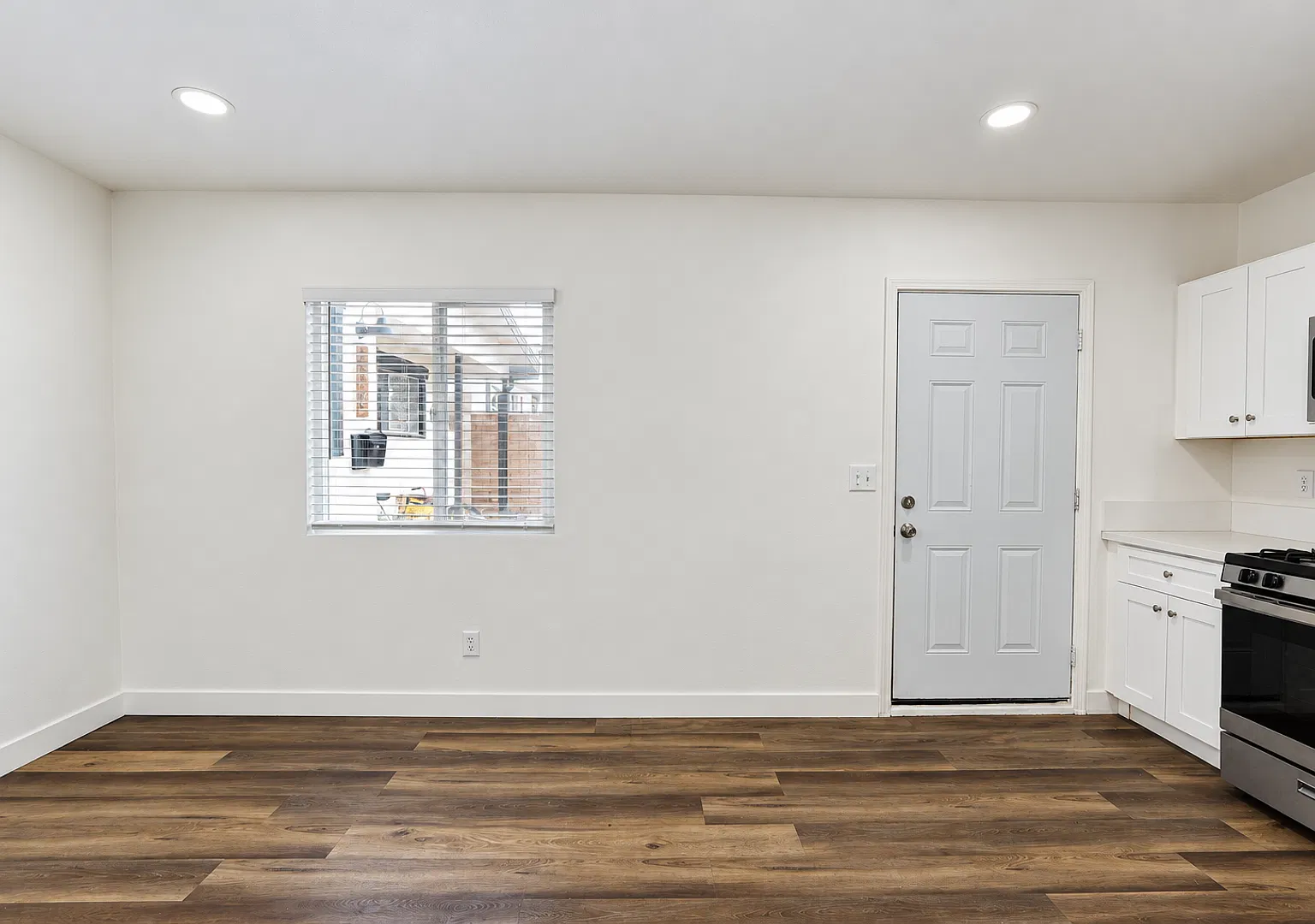 719 Esther Way — Photo 2