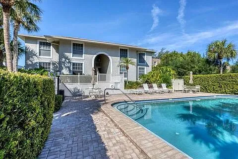5201 Gulf Of Mexico Dr — Photo 37