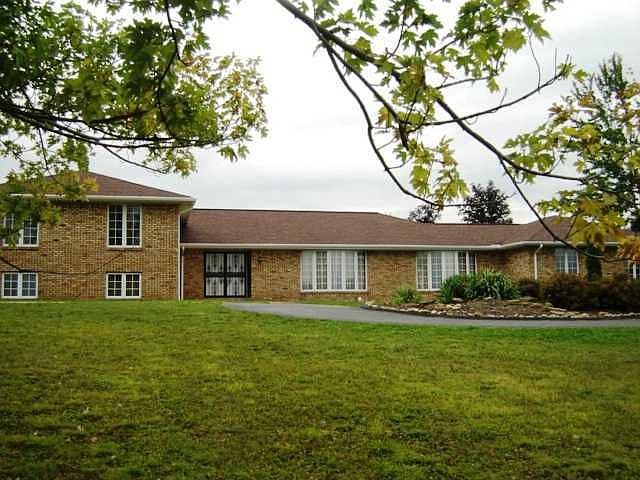 1st image of 515 Oakview Ln