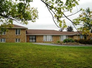 515 Oakview Ln, Greensburg, PA 15601