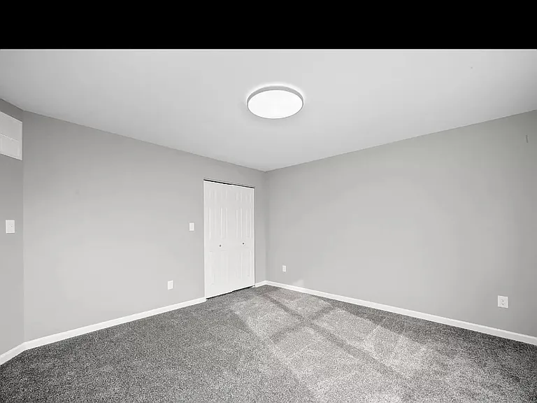 6083 Pennsylvania Dr — Photo 8