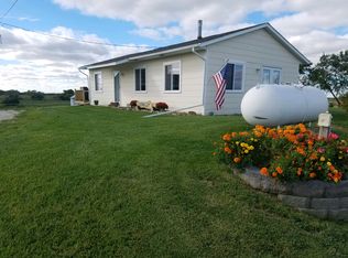 2463 Bittersweet Ave, Winterset, IA 50273