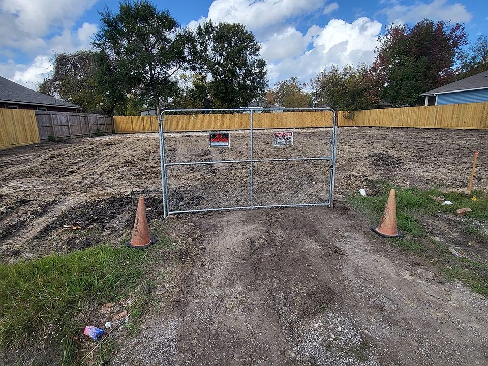 2nd image of 4641 Phlox St