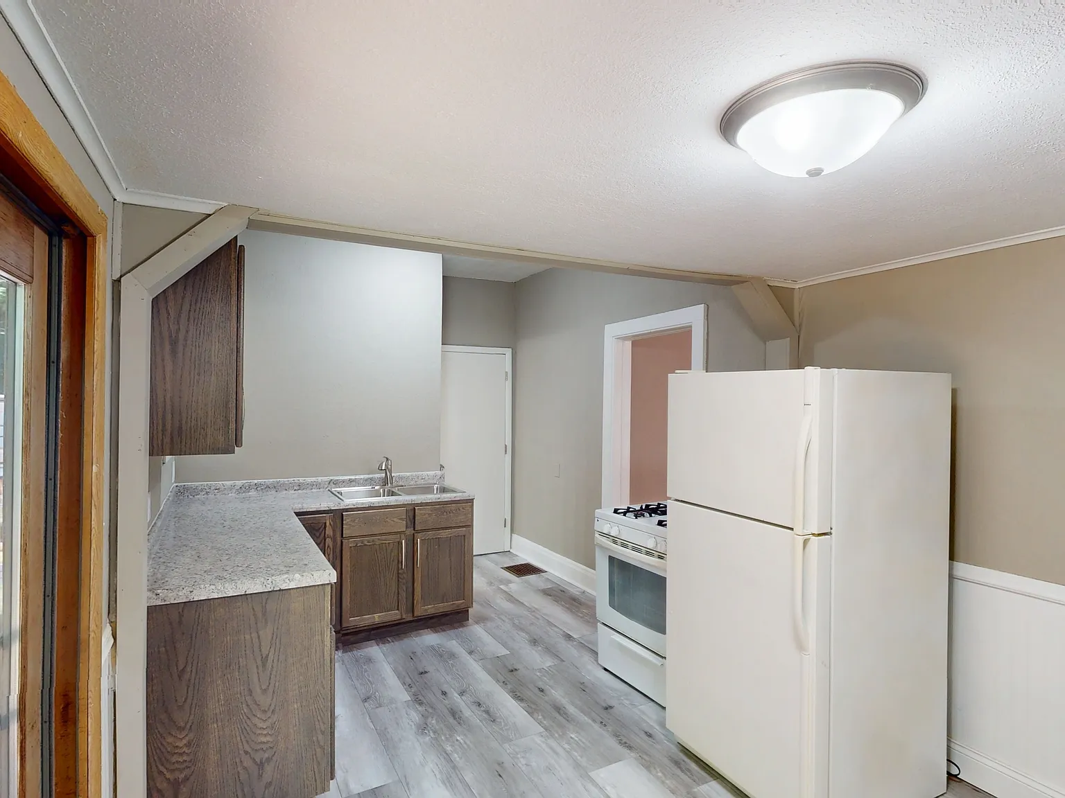 621 N. Dixon - 1 — Photo 2