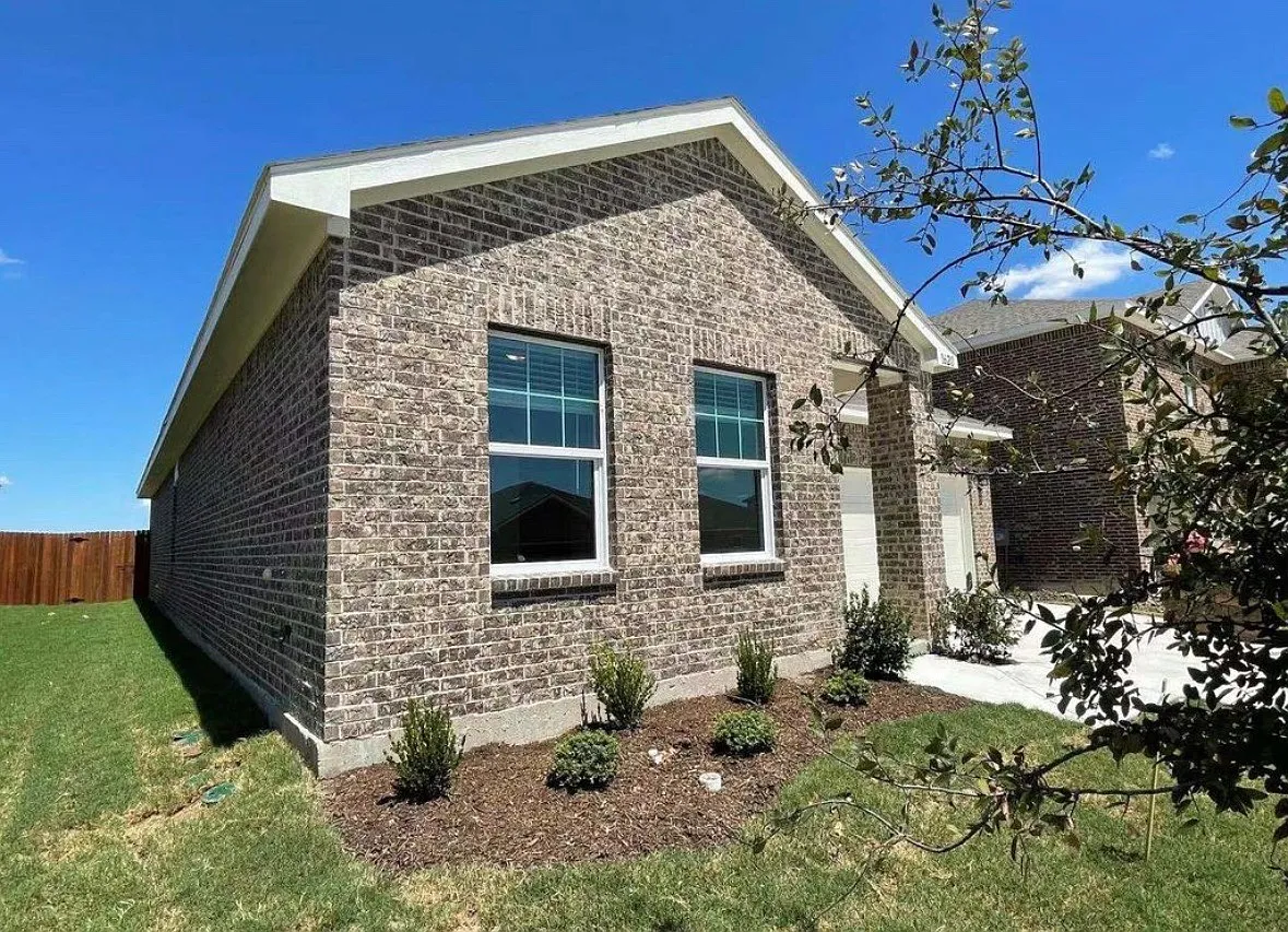 Building Photo - 1620 Escondido Dr