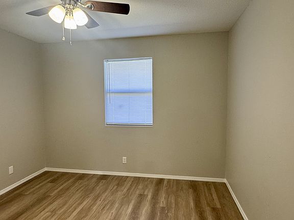4th image of 220 Brooke Lynn Dr APT 9