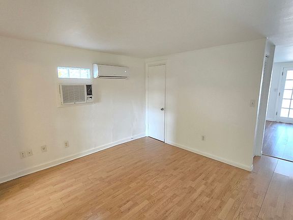 5th image of 5111 Swift Rd APT A