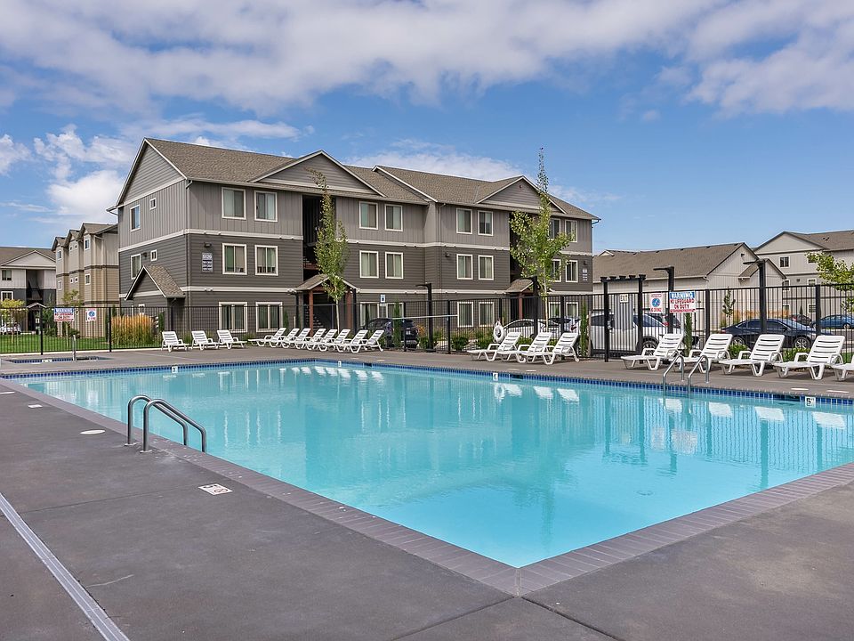 Sparkling Pool