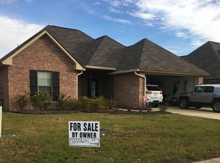 425 Crossover Dr, Pineville, LA 71360