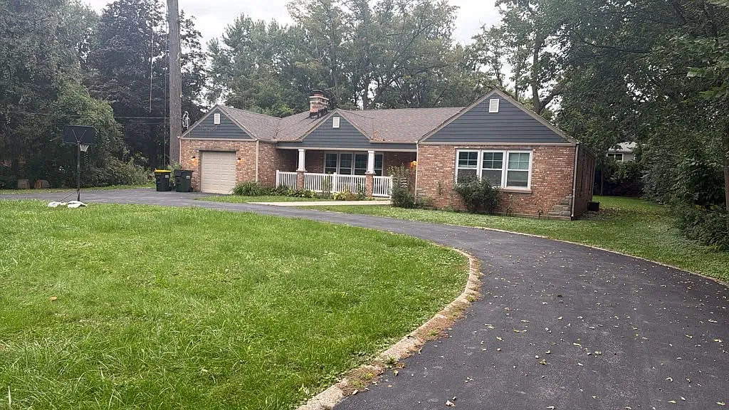 3 bed, 2186 sqft, $3,300 — Photo 2