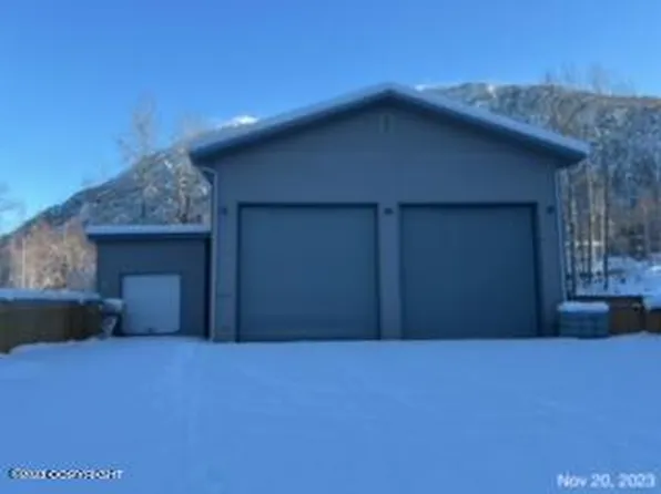 21407 Settlers Dr, Chugiak, AK 99567