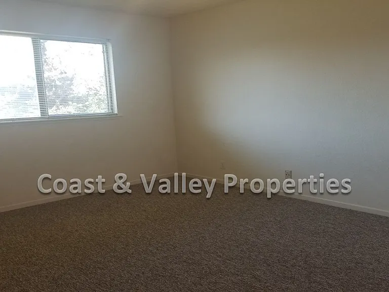 776-780 Nacional Ct — Photo 5
