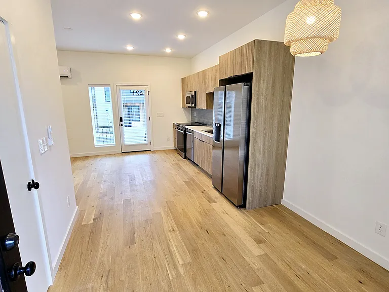 421 Saint Paul St #421 — Photo 7