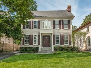 558 Arbor Vitae Rd, Winnetka, IL 60093