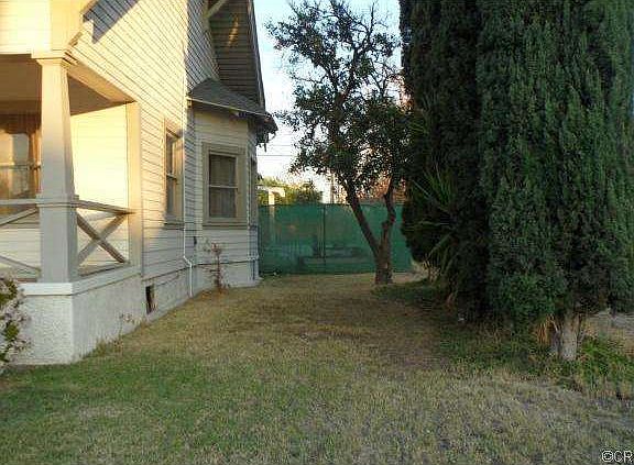 4th image of 1080 N Park Ave
