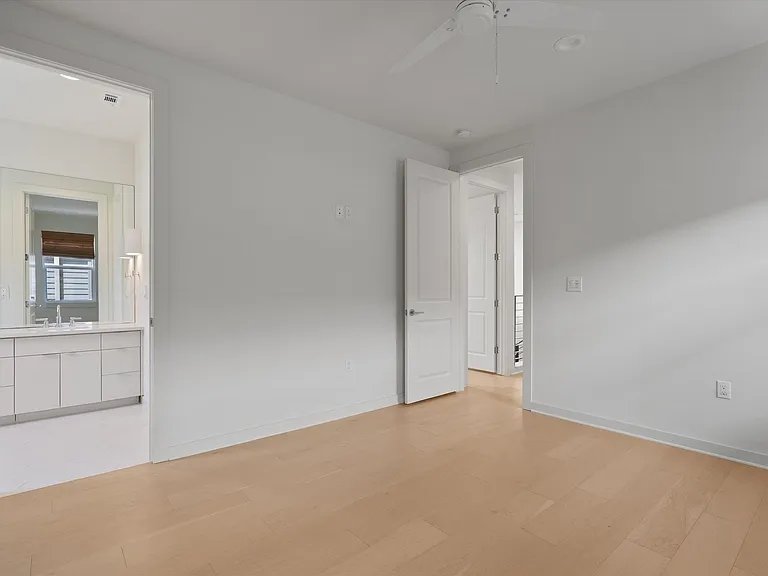 2509 S 4th St — Photo 31