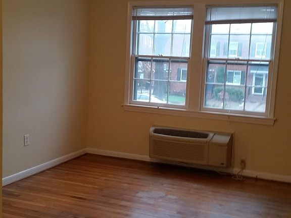4th image of 810 Jefferson St APT B