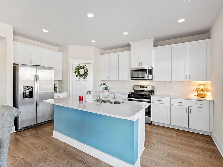 505 Silverado Ave — Photo 5