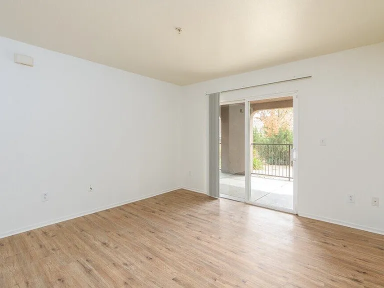 Twin Palm Apartments — Photo 4