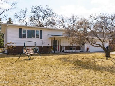 3348 Royal Cir, Grand Forks, ND, 58201