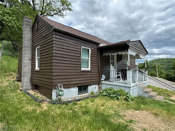 608 Columbus Ave, Martins Ferry, OH 43935