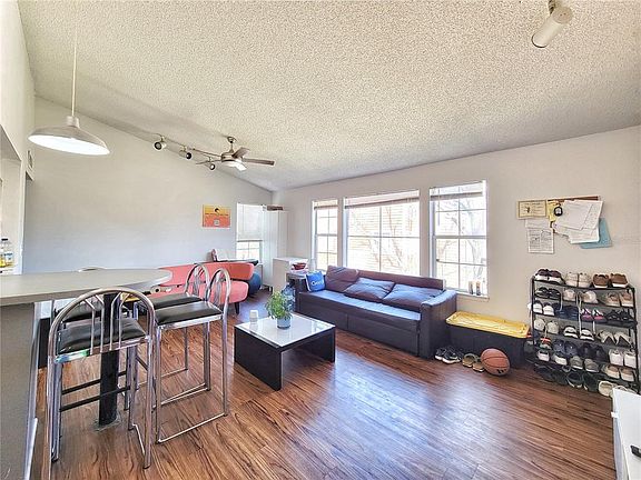 5th image of 2601 SW Archer Rd #H330