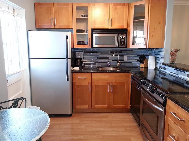 1st image of 604 NE 2nd St APT 226