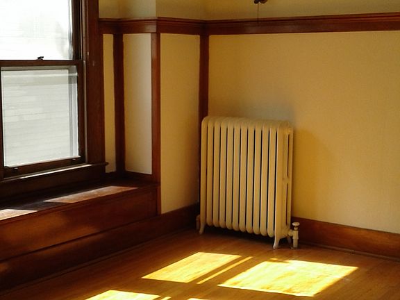 sunny diningroom