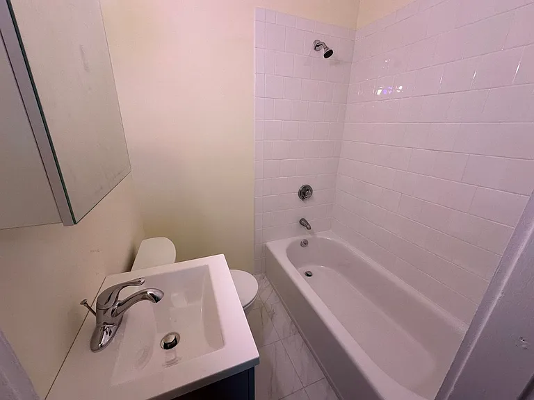 181-183 Winthrop Rd #6 — Photo 7