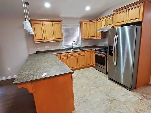 3rd image of 2111 Katella Ave