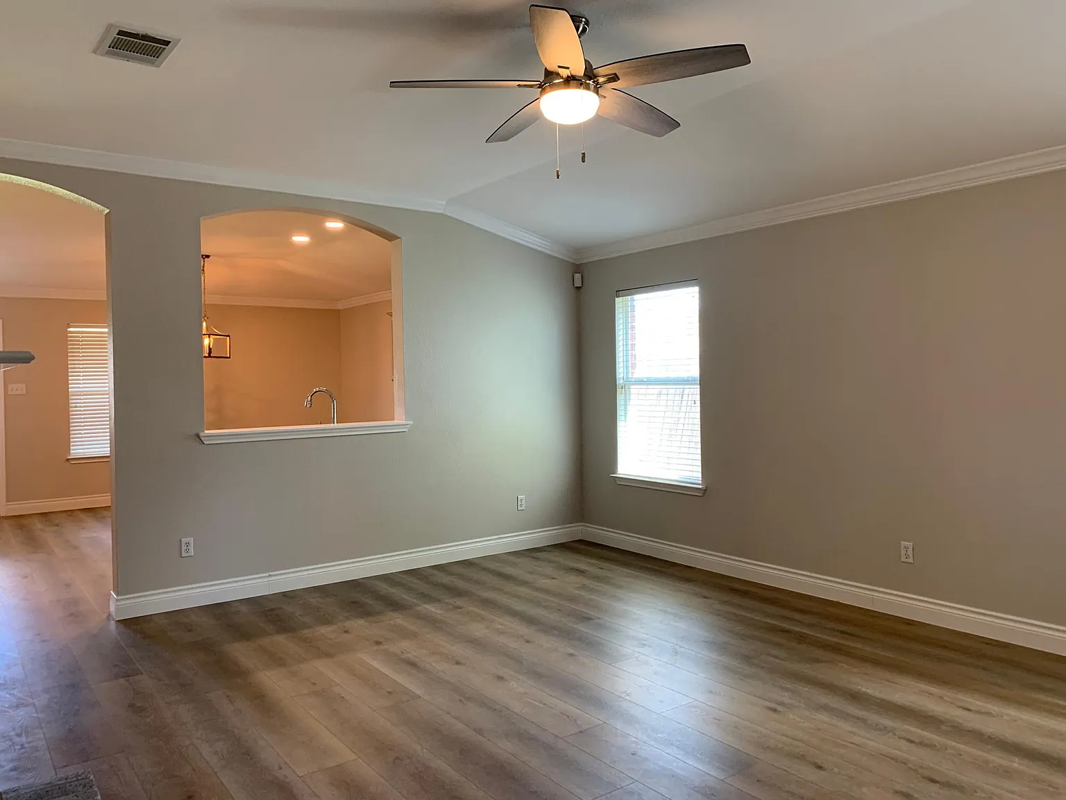 3 bed, 1722 sqft, $1,995 — Photo 4